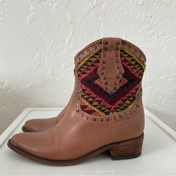 Western Ankle Leather Booties, Steve Madden Swaret - Picture 1 of 9